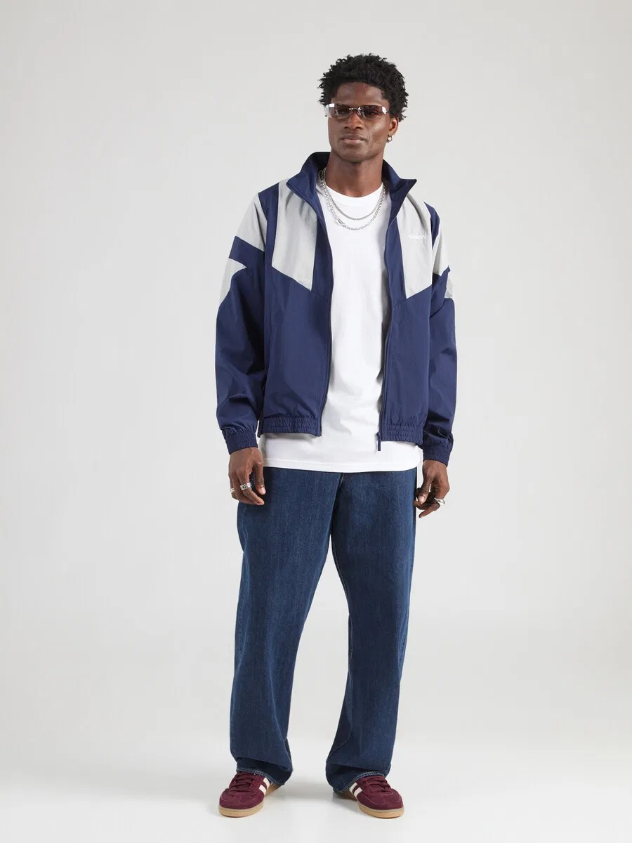 Футболка ADIDAS ORIGINALS 'Trefoil Essentials' белого цвета — фото 4