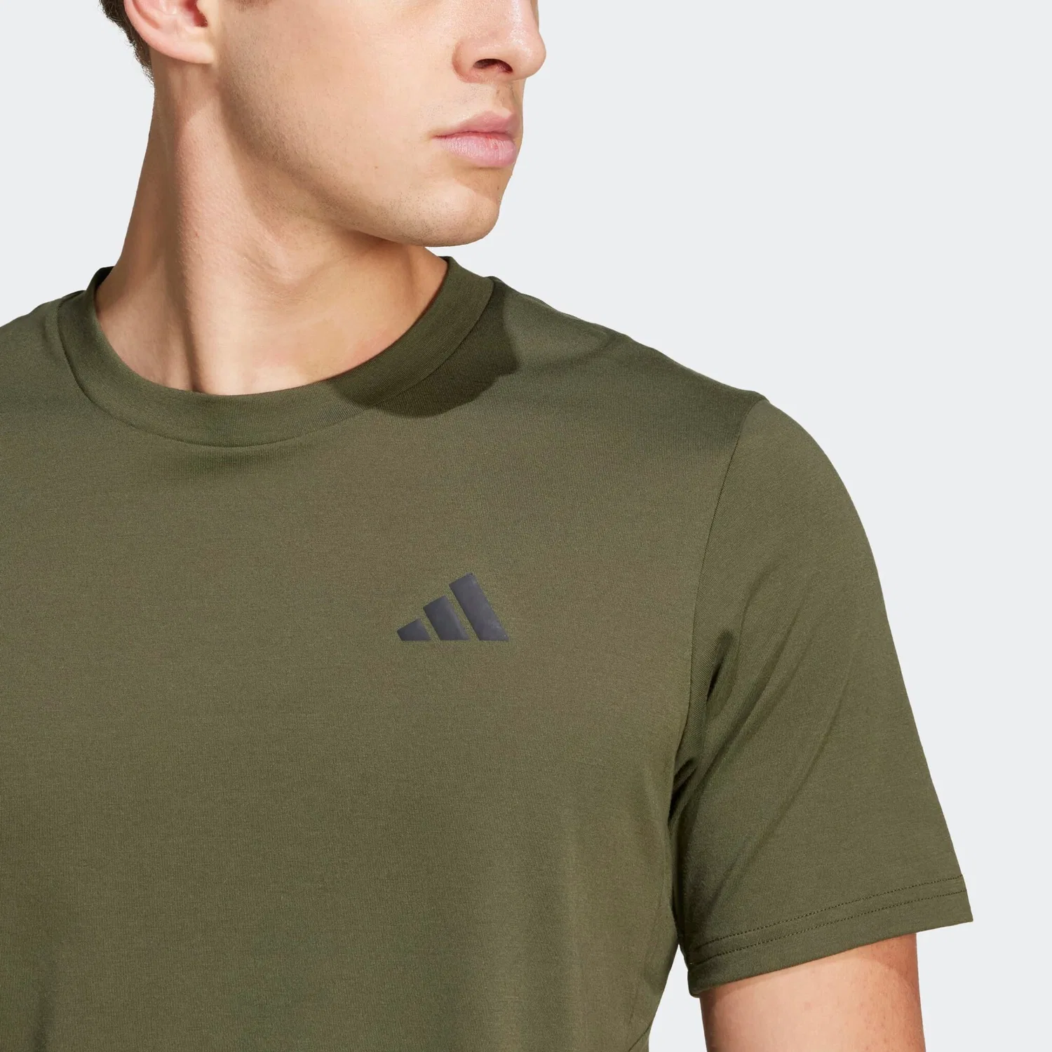 Мужская тренировочная футболка свободного кроя Adidas Performance, Night Cargo/Black — фото 3