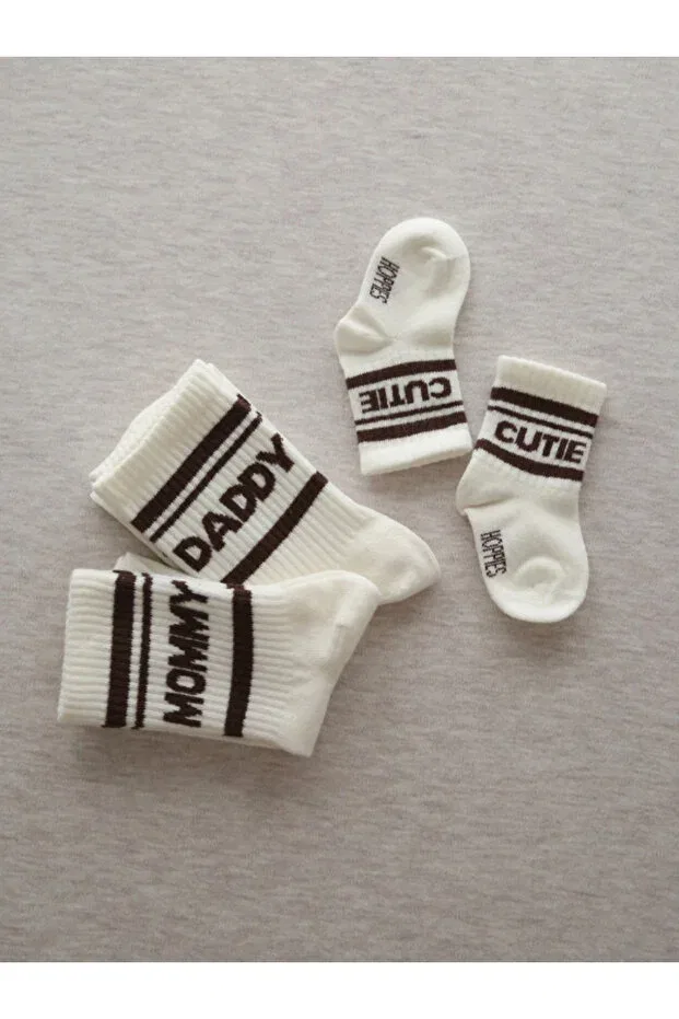 Детские носки для новорожденных с полосками, набор 3 пары, модель Cream color triple cotton family baby socks with mom, dad and cutie written on them, Hoppies, White — фото 4