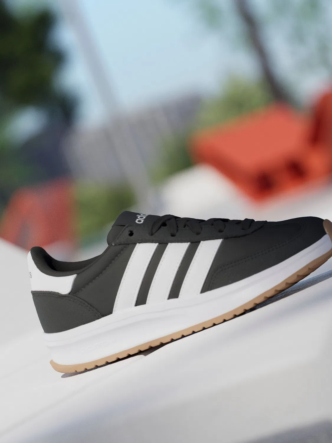 Кроссовки беговые Run 70s 2.0 adidas, черно-белые — фото 2