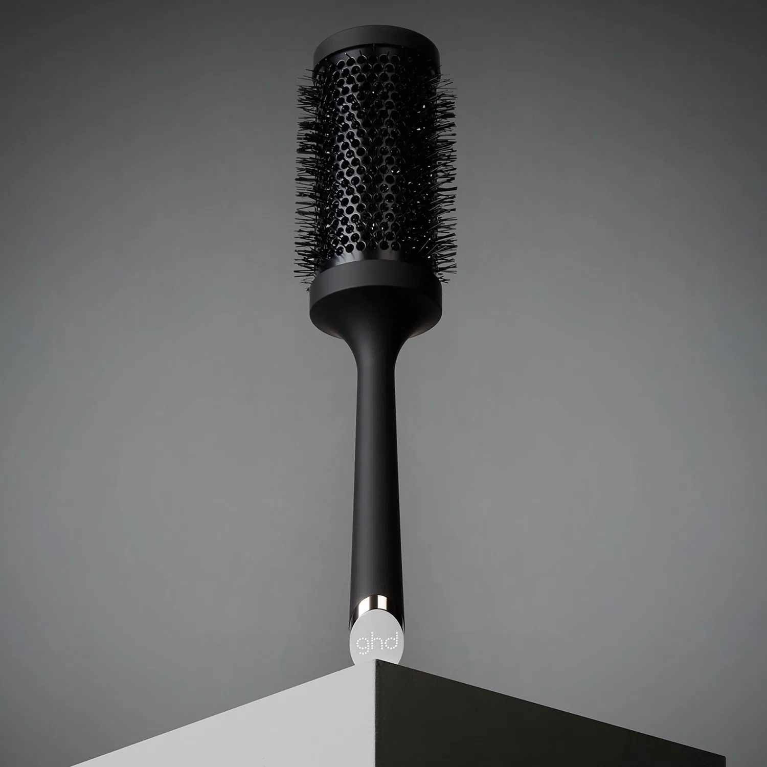 Щетка для волос керамическая круглая The Blow Dryer Ceramic Radial Hair Brush Size 4 55mm ghd — фото 4