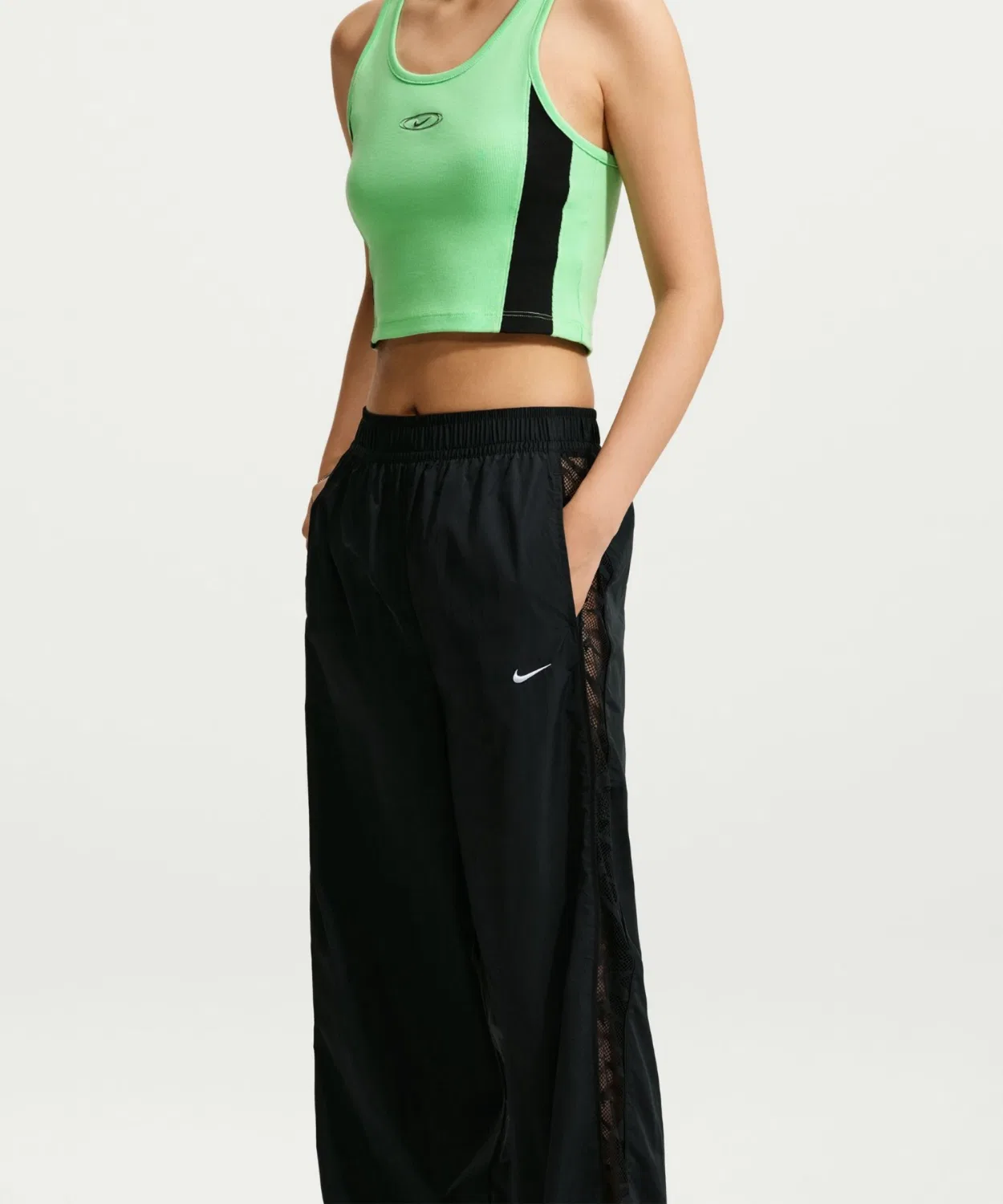 Женские спортивные брюки свободного кроя с кружевным принтом, модель Lace Track Pants NIKE, Black — фото 2