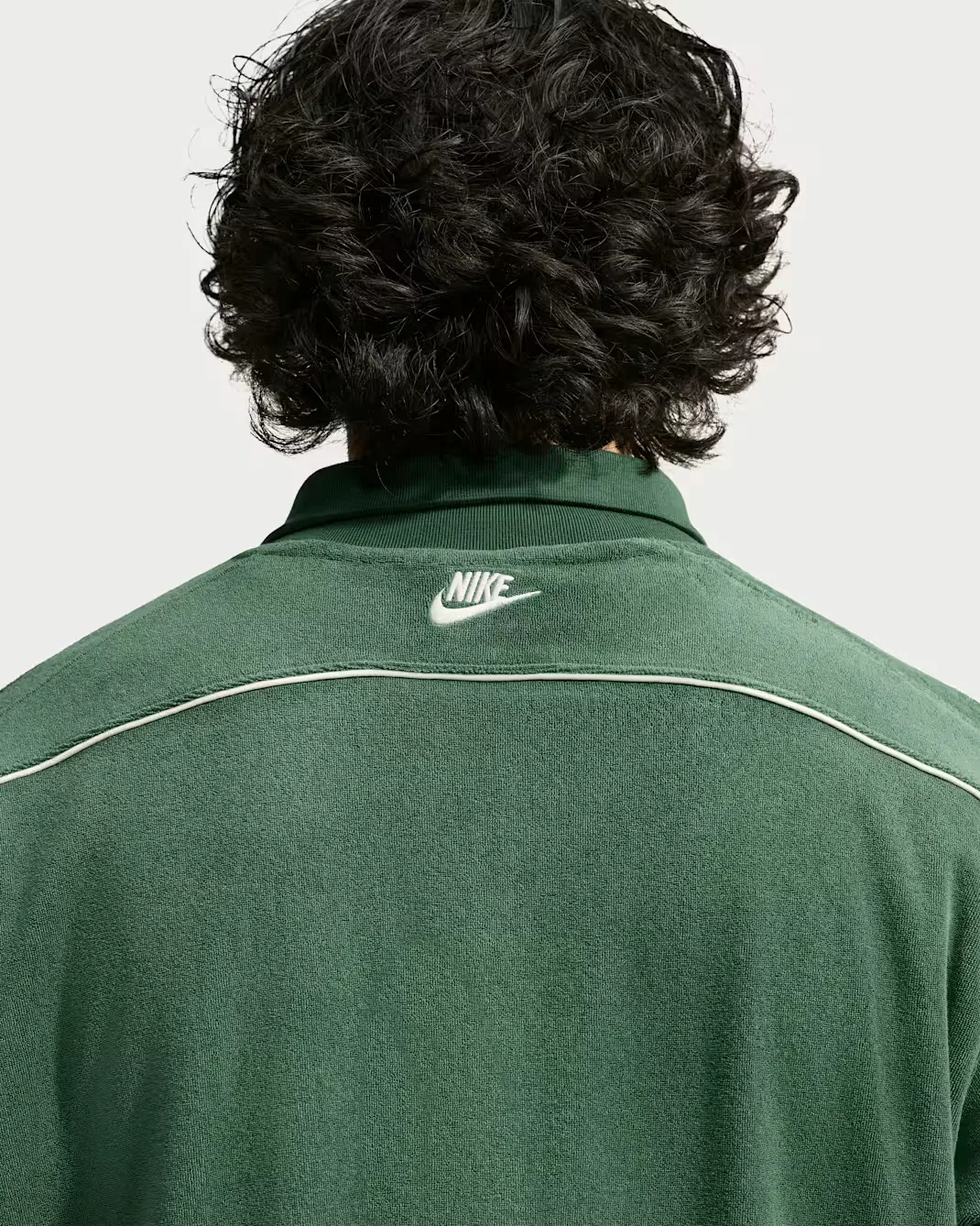 Мужская рубашка поло из французского махрового трикотажа Nike Sportswear Club, Fir/Phantom/White/Phantom — фото 2