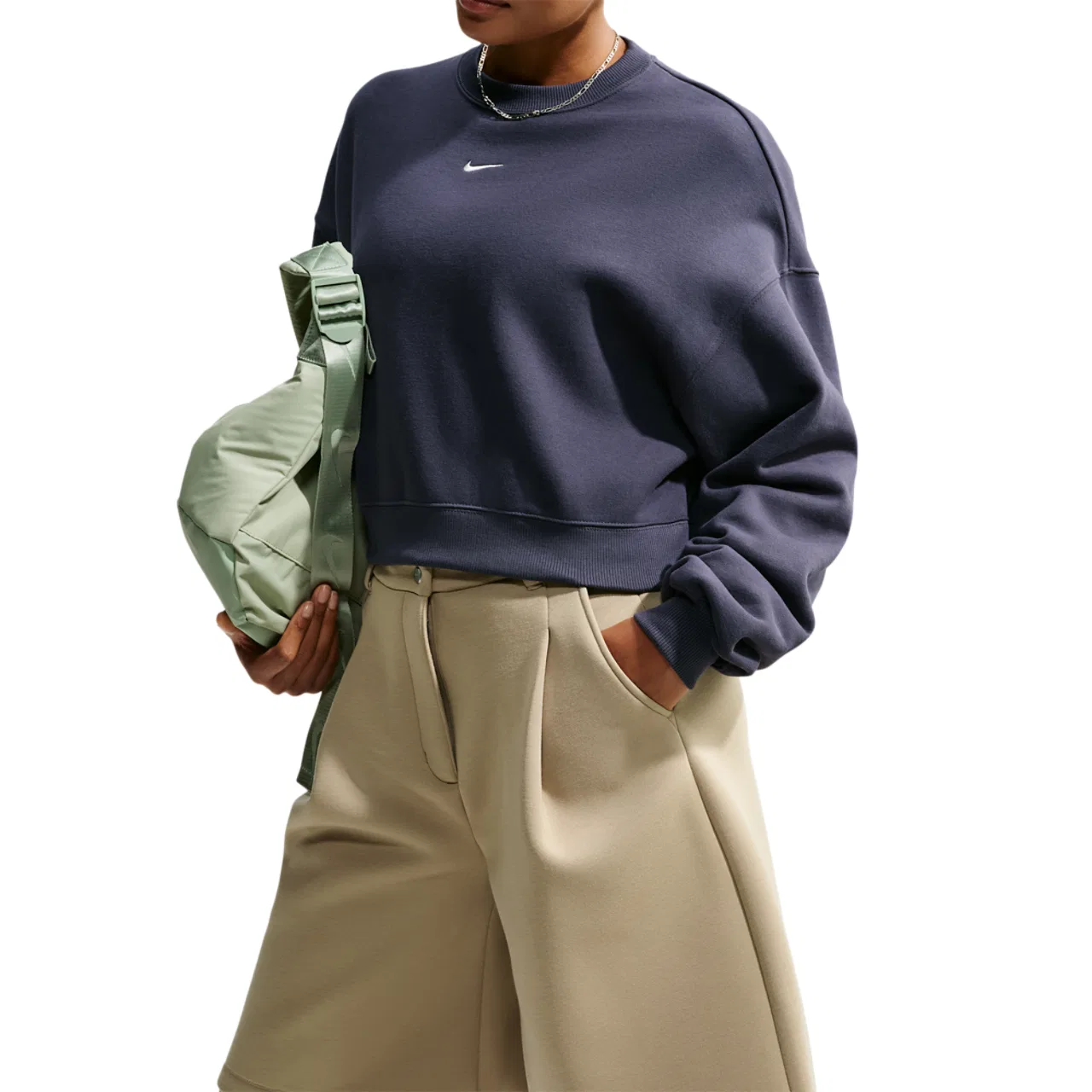Женский свитшот с укороченной длиной и спущенным плечом Nike Studio Fleece Mid-OS Crop Crew, Gridiron/Sail — фото 3