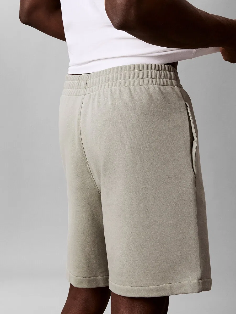 Шорты Calvin Klein Regular, цвет дымчато-серый — фото 4