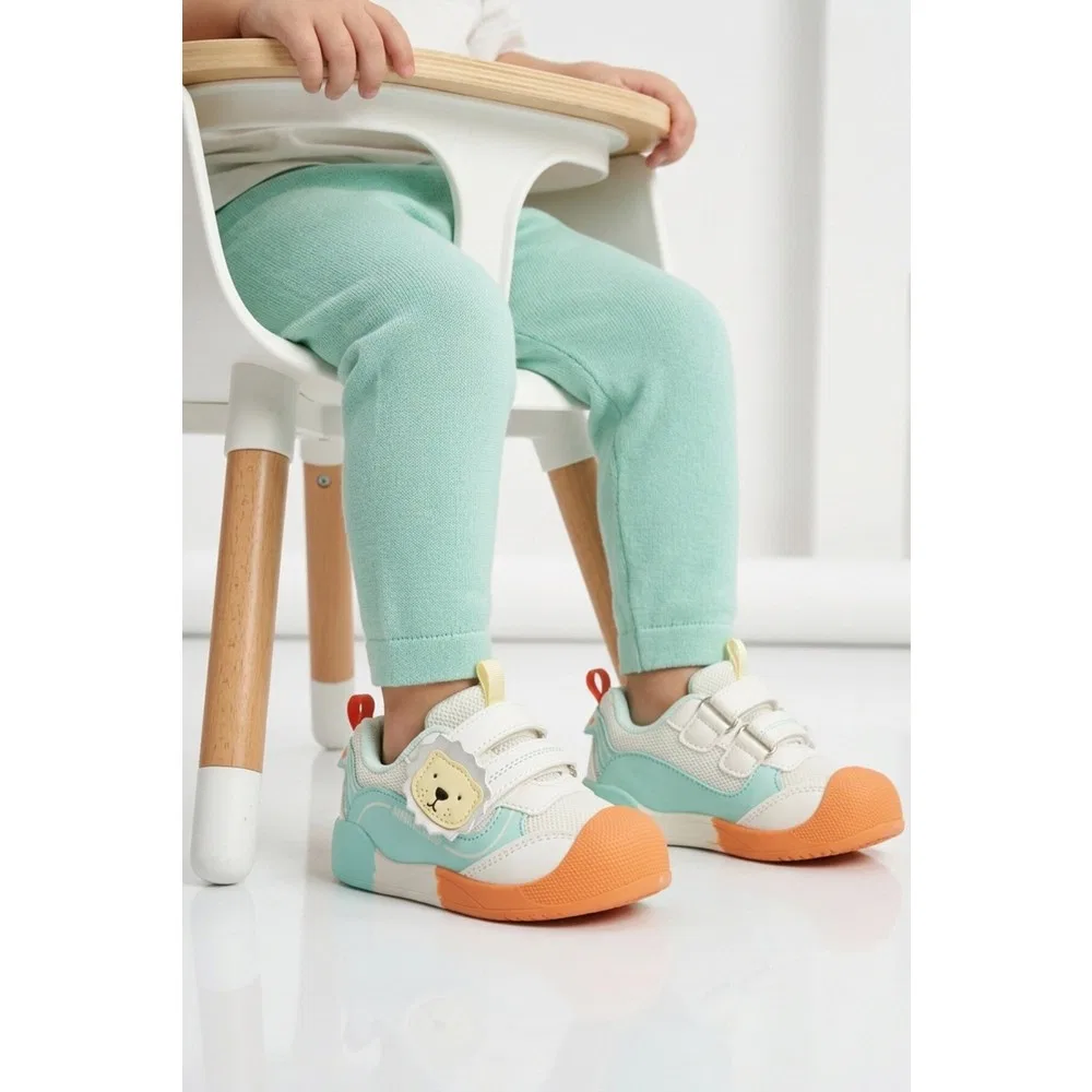 Детские спортивные кроссовки для мальчиков с сеткой и застежкой White Orange Marco Kids