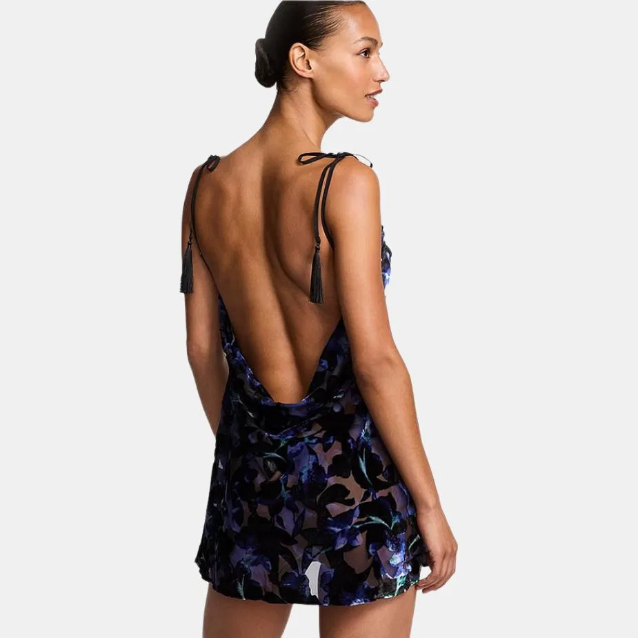 Женская ночная рубашка с цветочным принтом Victoria's Secret, Black With Floral Print — фото 3