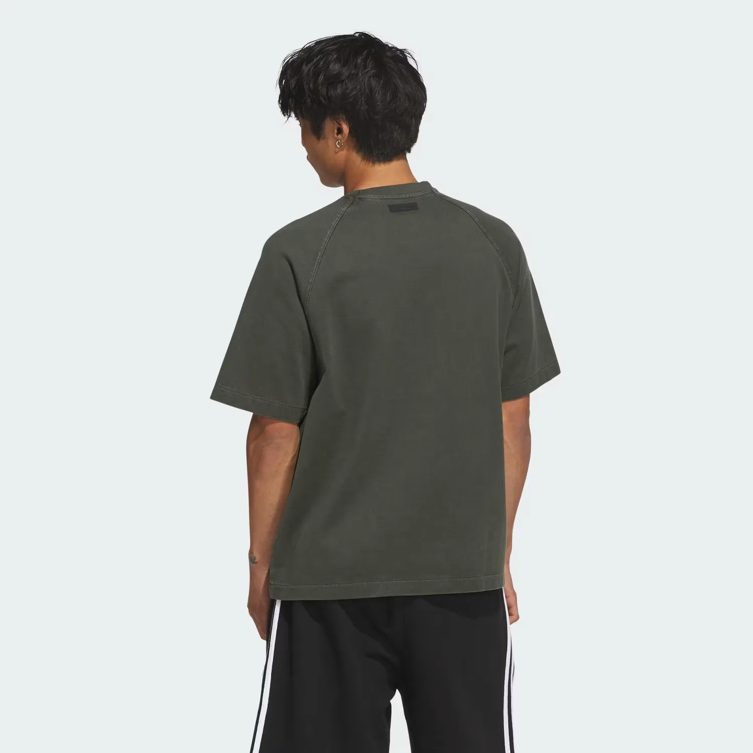 Футболка свободного кроя Tyshawn Washed Premium Adidas Originals, серая — фото 4