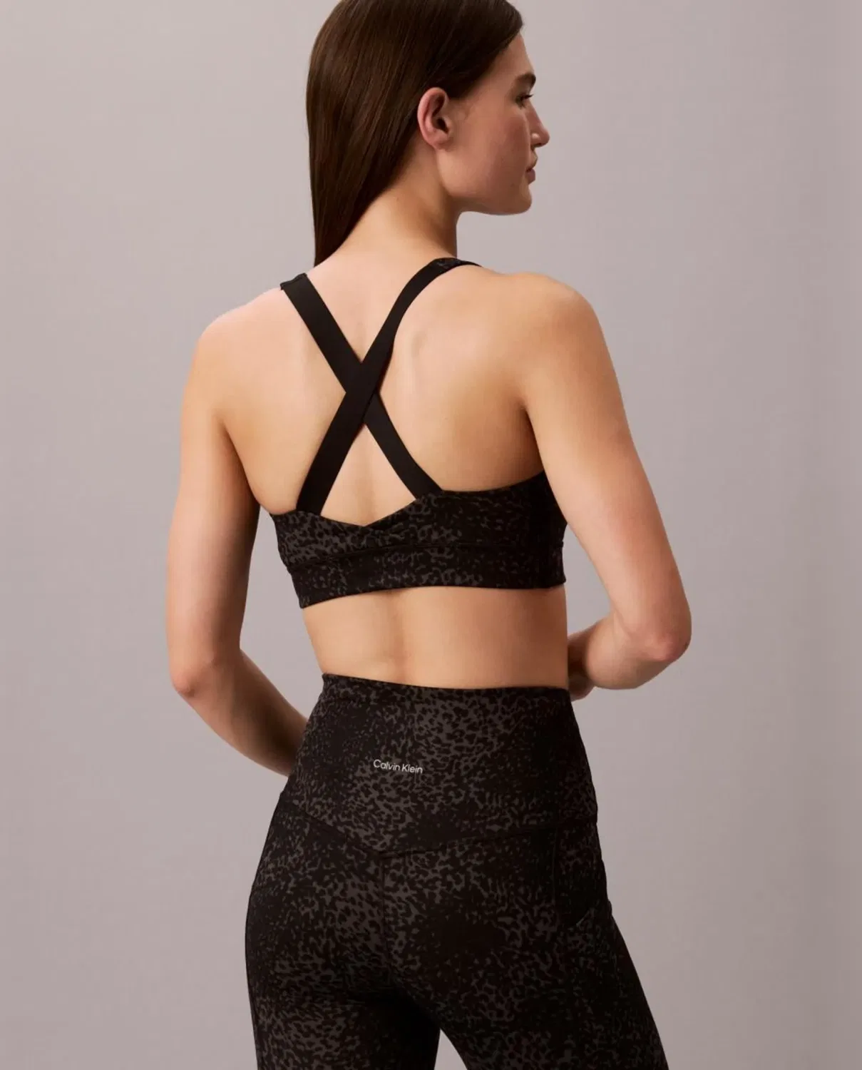 Женский спортивный бюстгальтер с треугольным вырезом Calvin Klein, Negro — фото 4
