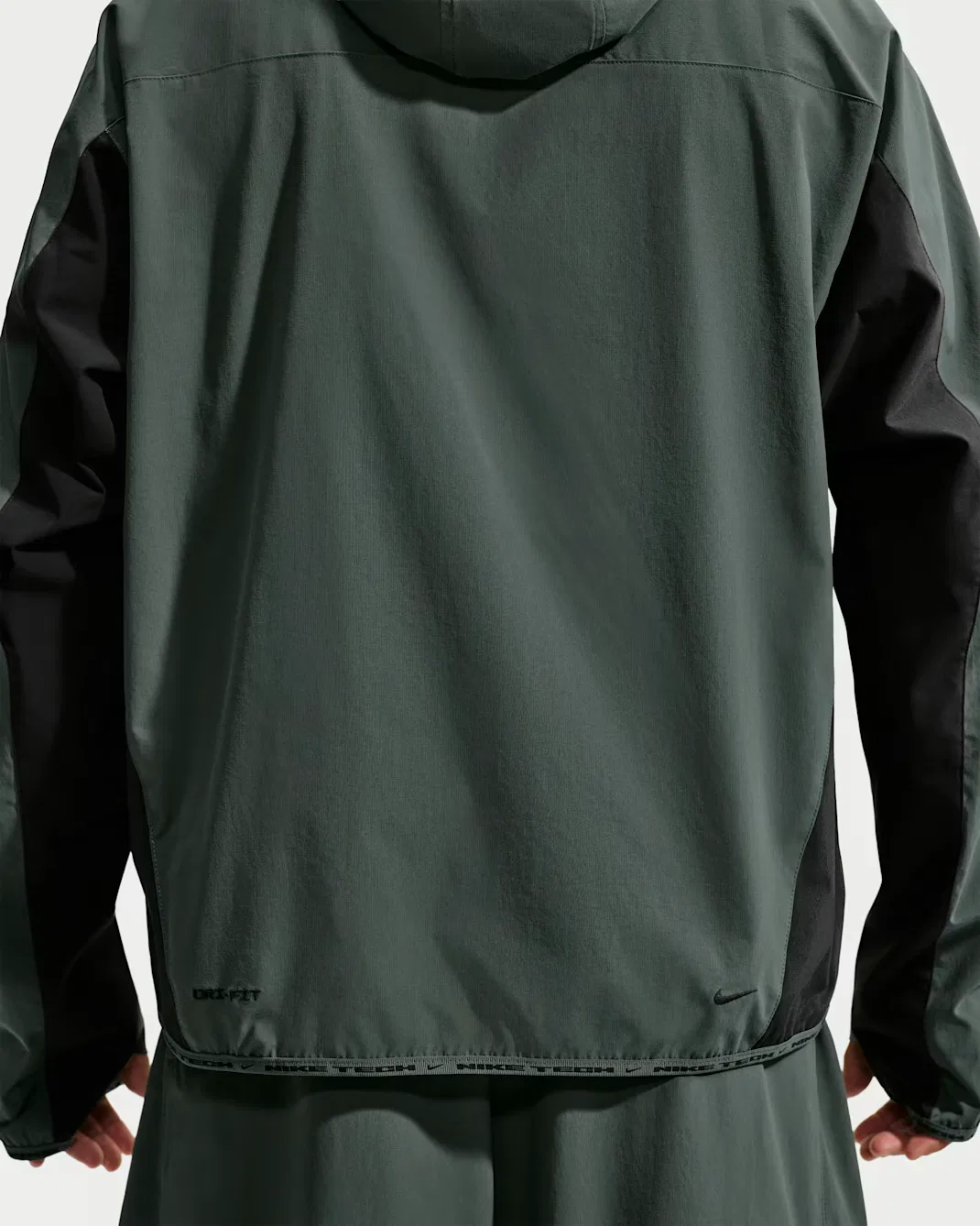 Мужская футболка с длинными рукавами Dri-FIT Nike Tech Helios, Camo Green/Black/Black — фото 2