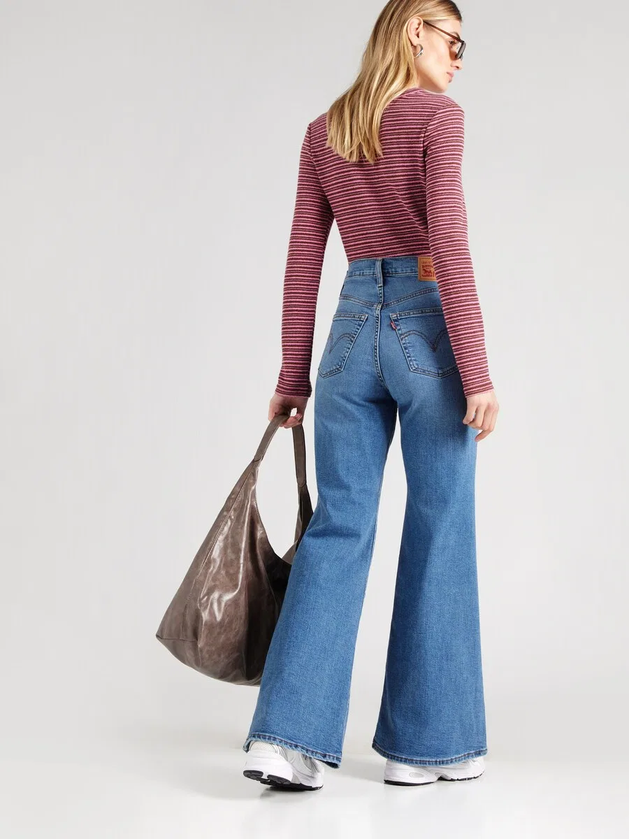Джинсы-клеш LEVI'S 'Ribcage Bell Jeans' синего цвета — фото 4