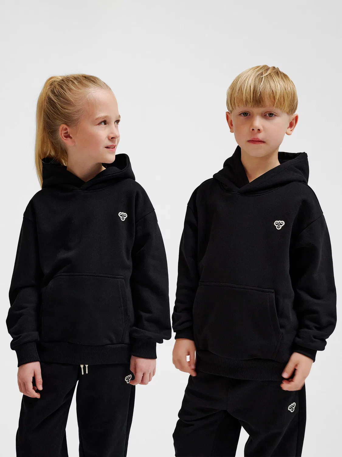 Детское худи свободного кроя Hmljr Loose Bee Hummel, Schwarz