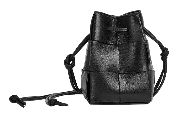 

Мини-сумка на шнурке Cassette Intreccio Black Bottega Veneta
