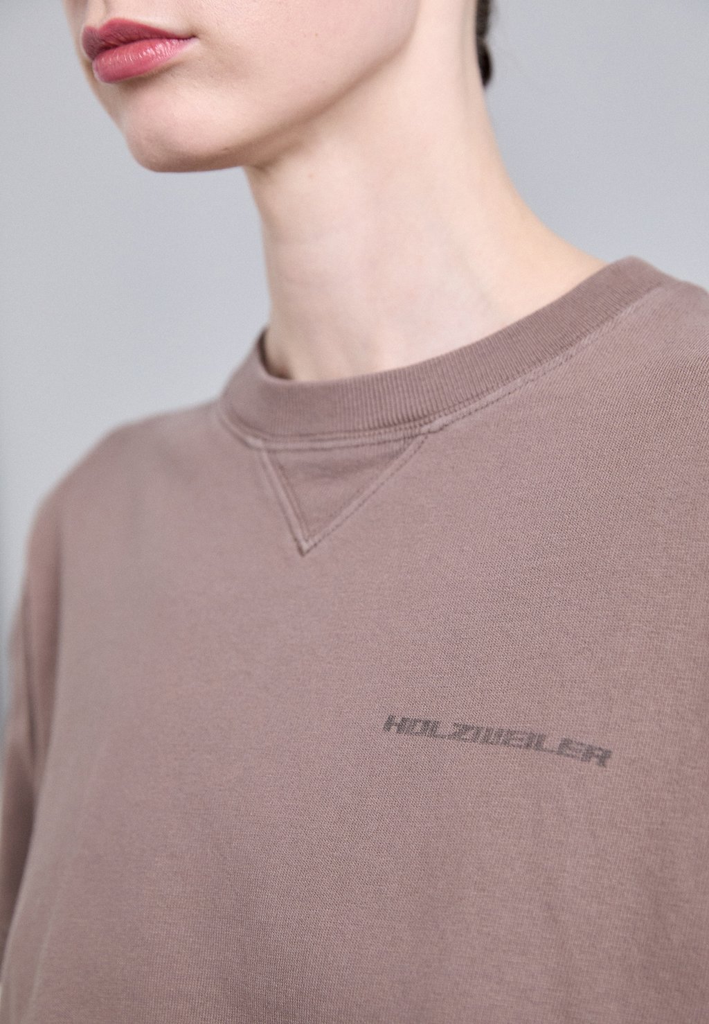 

Базовая футболка CROP TEE Holzweiler, лиловый