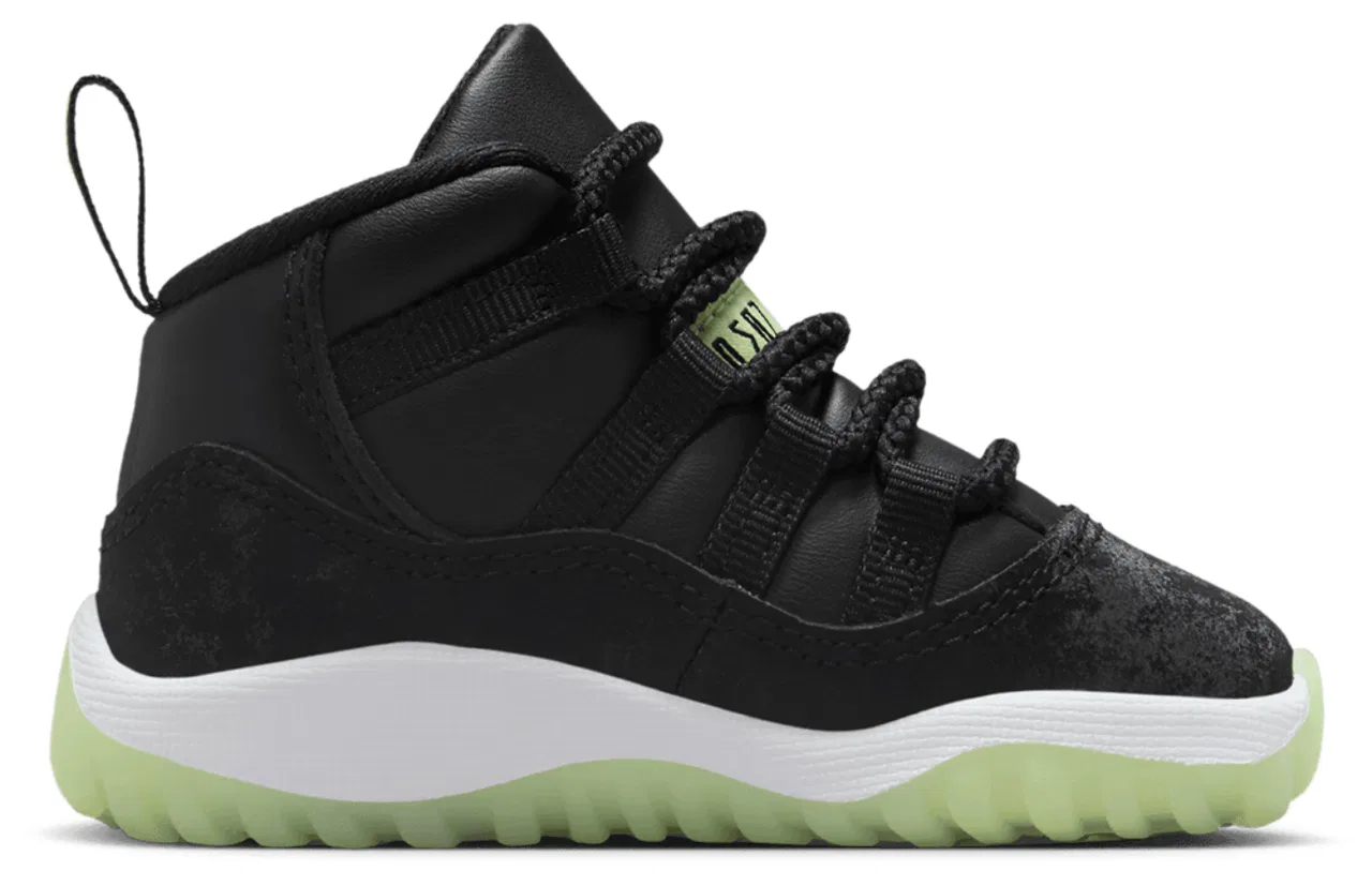 Кроссовки для мальчиков 11 Retro SS Jordan, цвет Black/Dark Raisin/Volt