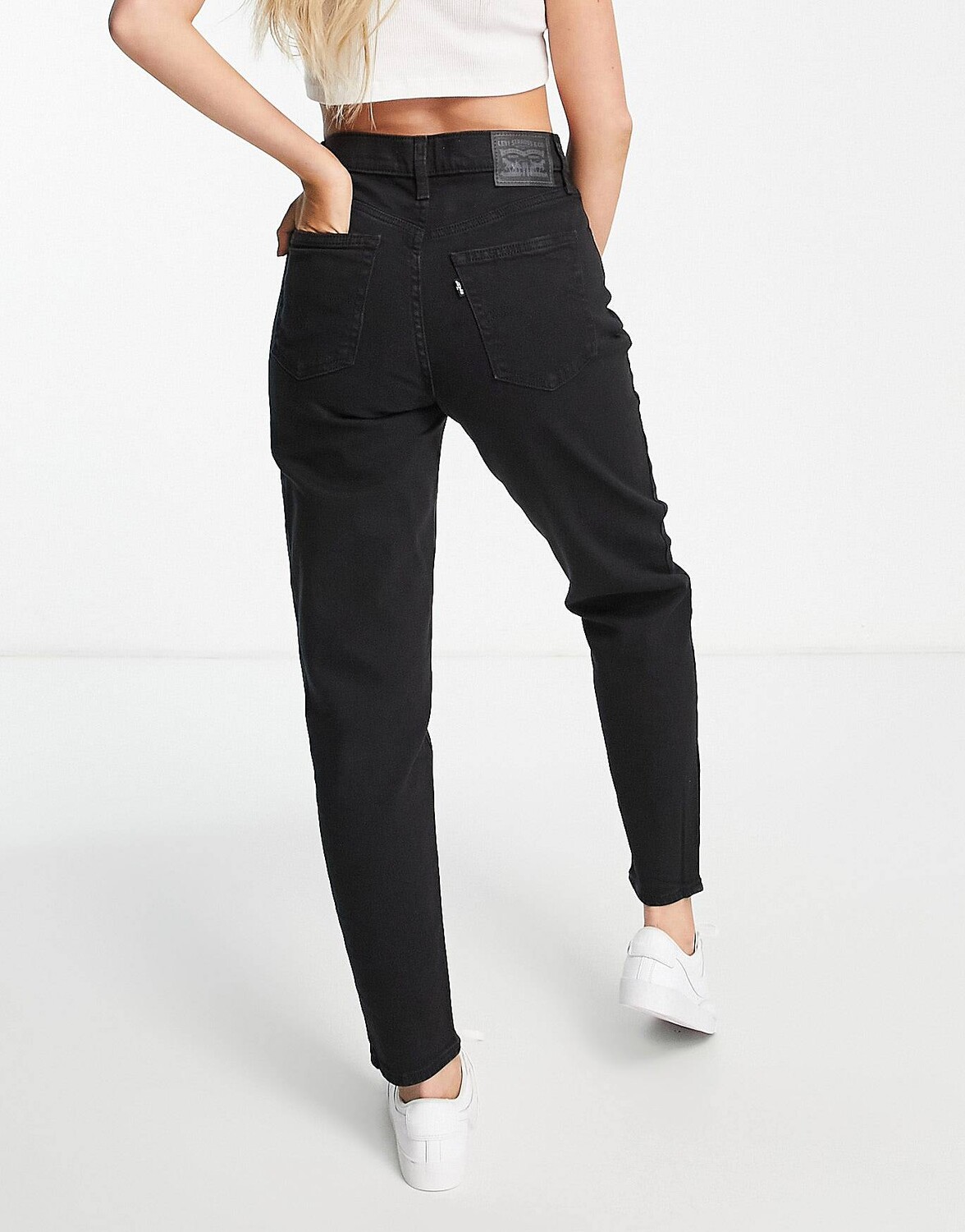 Джинсы Levi's High Waisted Mom, черный — фото 2