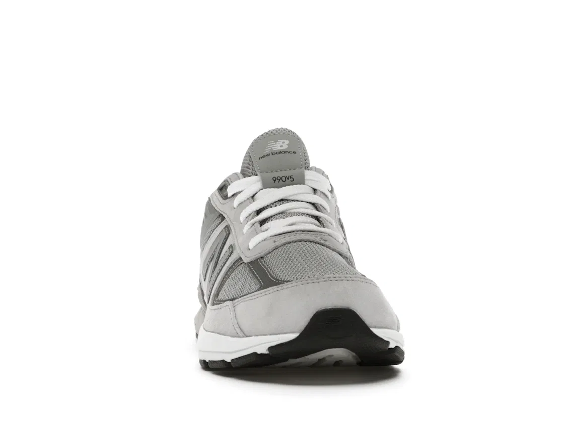 Детские кроссовки Lifestyle с дышащей сеткой New Balance 990v5, Grey/Castle Rock — фото 2