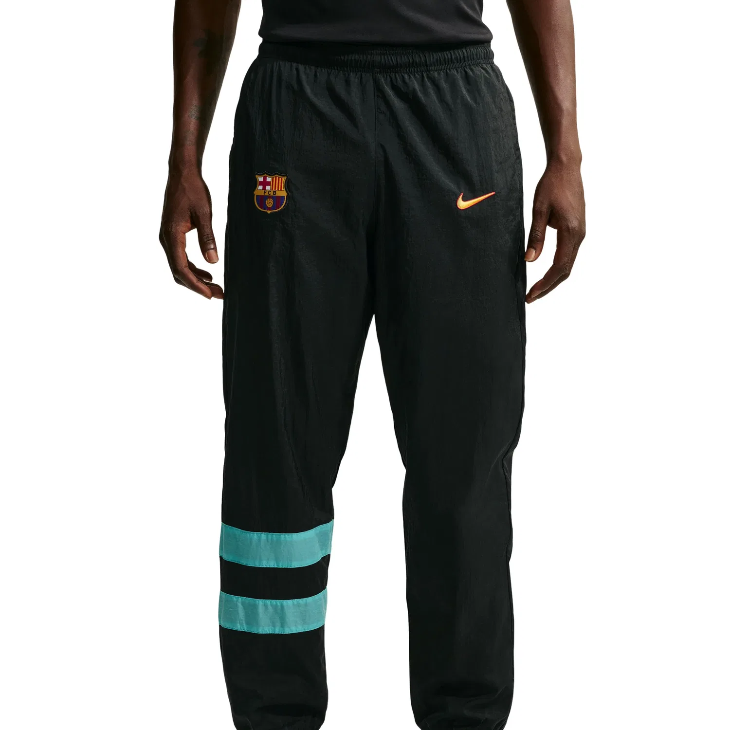 Мужские брюки FC Barcelona Third Repel i96 Track Pants 'Black Green Frost University Gold' Nike, Black/Green Frost/University Gold — фото 2