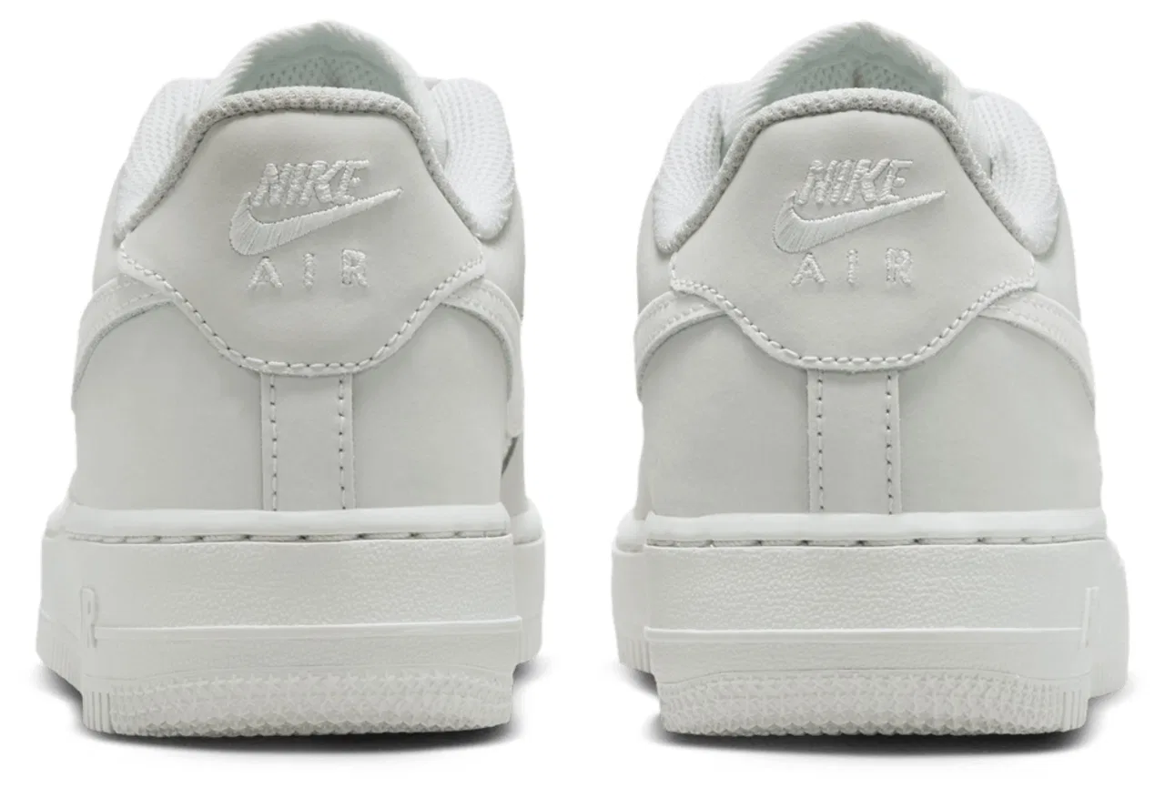 Кроссовки для мальчиков Air Force 1 LV8 2 Nike, цвет Off White/Off White/Summit White — фото 3