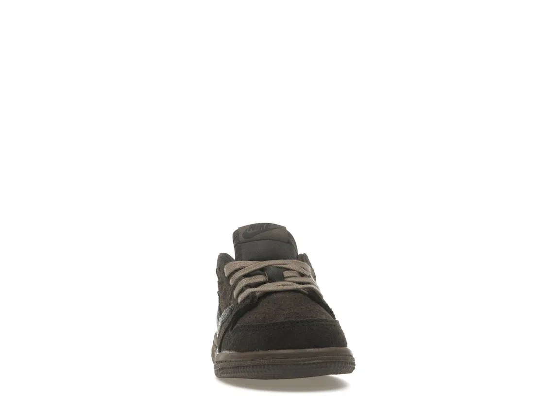 Детские кроссовки с замшевым верхом Jordan 1 Retro Low OG SP Jordan, Dark Mocha/Black/Velvet Brown — фото 2