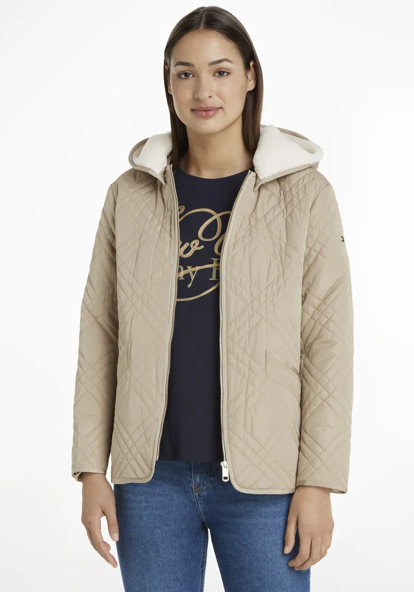 

Стеганая куртка Tommy Hilfiger с капюшоном и фирменной этикеткой, бежевый