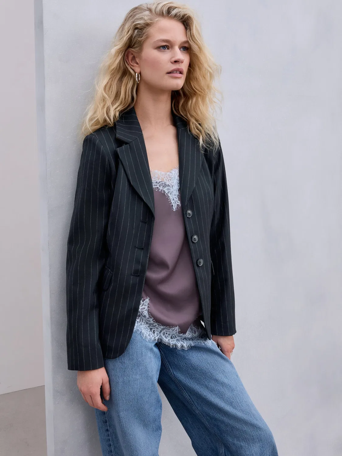 Блейзер однобортный скульптурный Navy Blue Pinstripe Next, темно-синий в полоску — фото 3