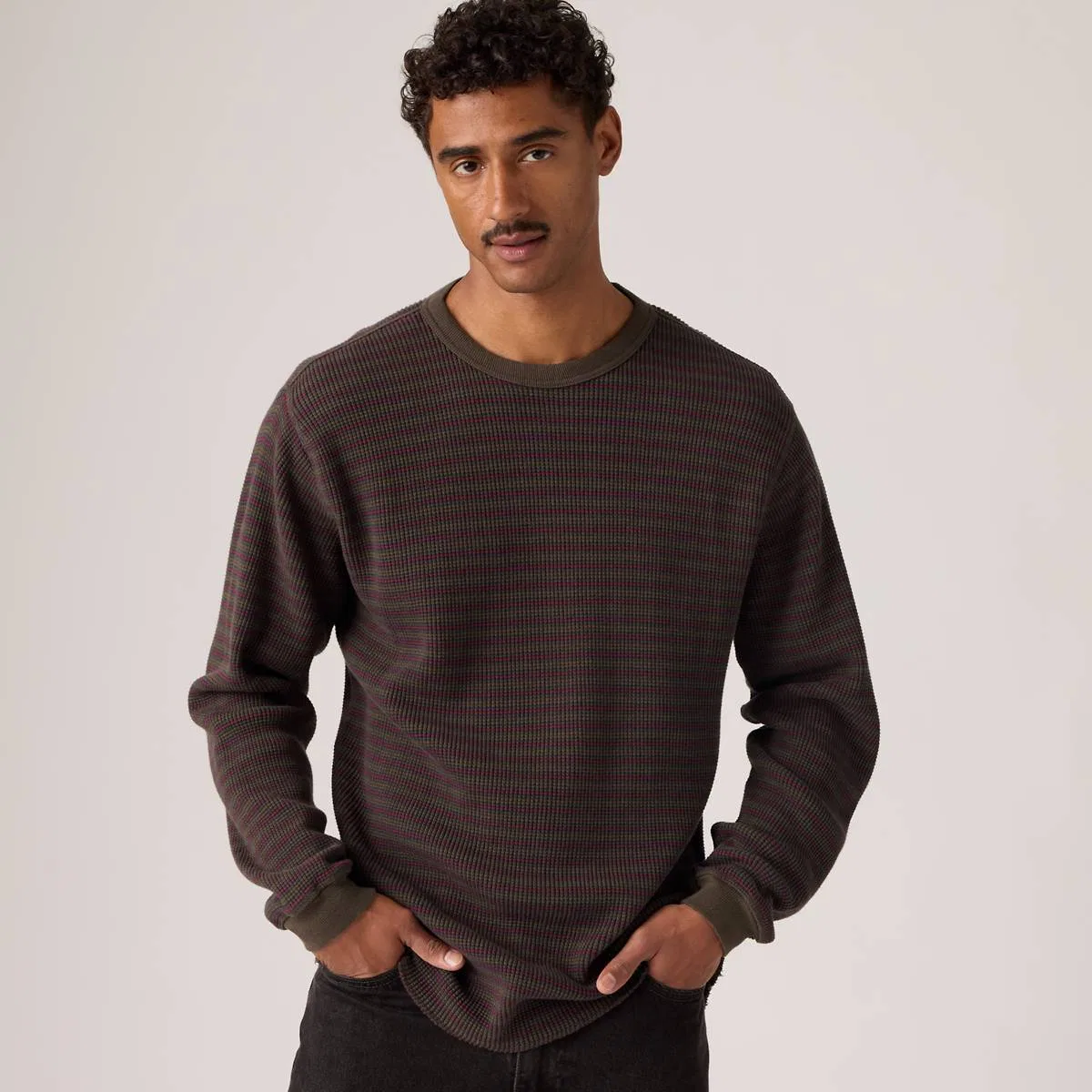 Термофутболка с длинными рукавами и красной застежкой Levi's, Yannick Stripe Coffee - Brown