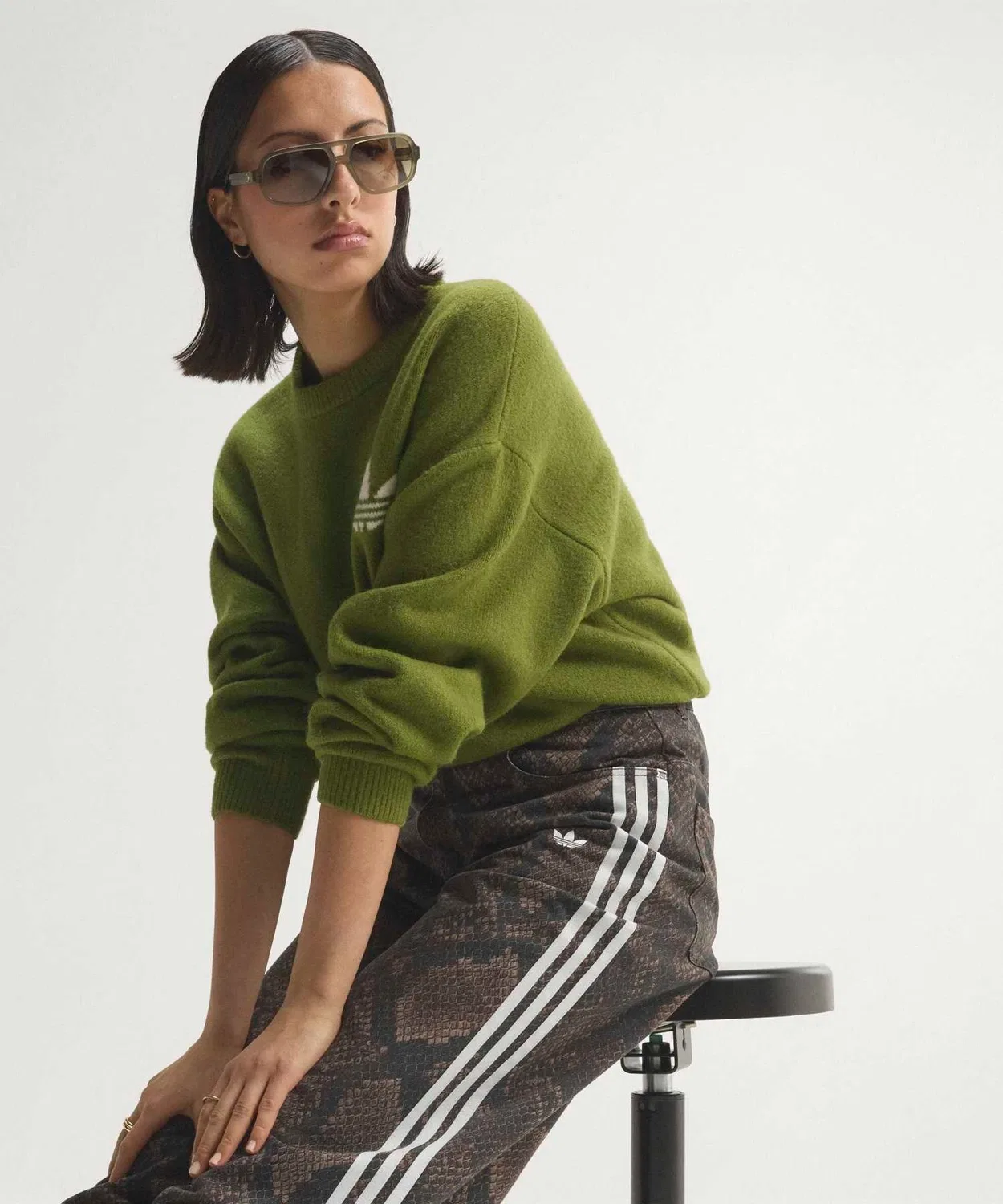 Женские свободные брюки из денима с принтом Snake Print, Adidas Originals, Коричневый — фото 4