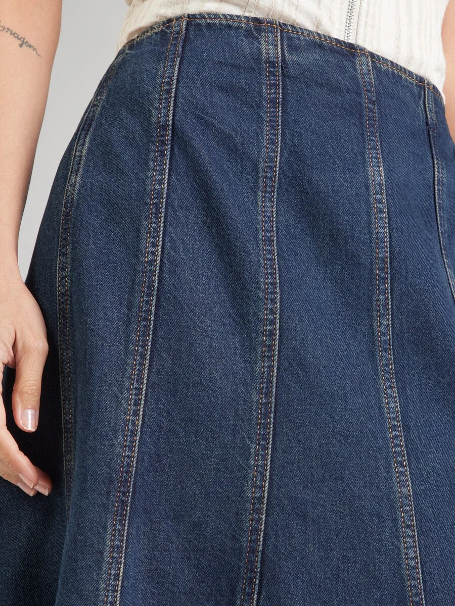 Юбка LEVI'S «SEAMED FLARE» темно-синего цвета — фото 2