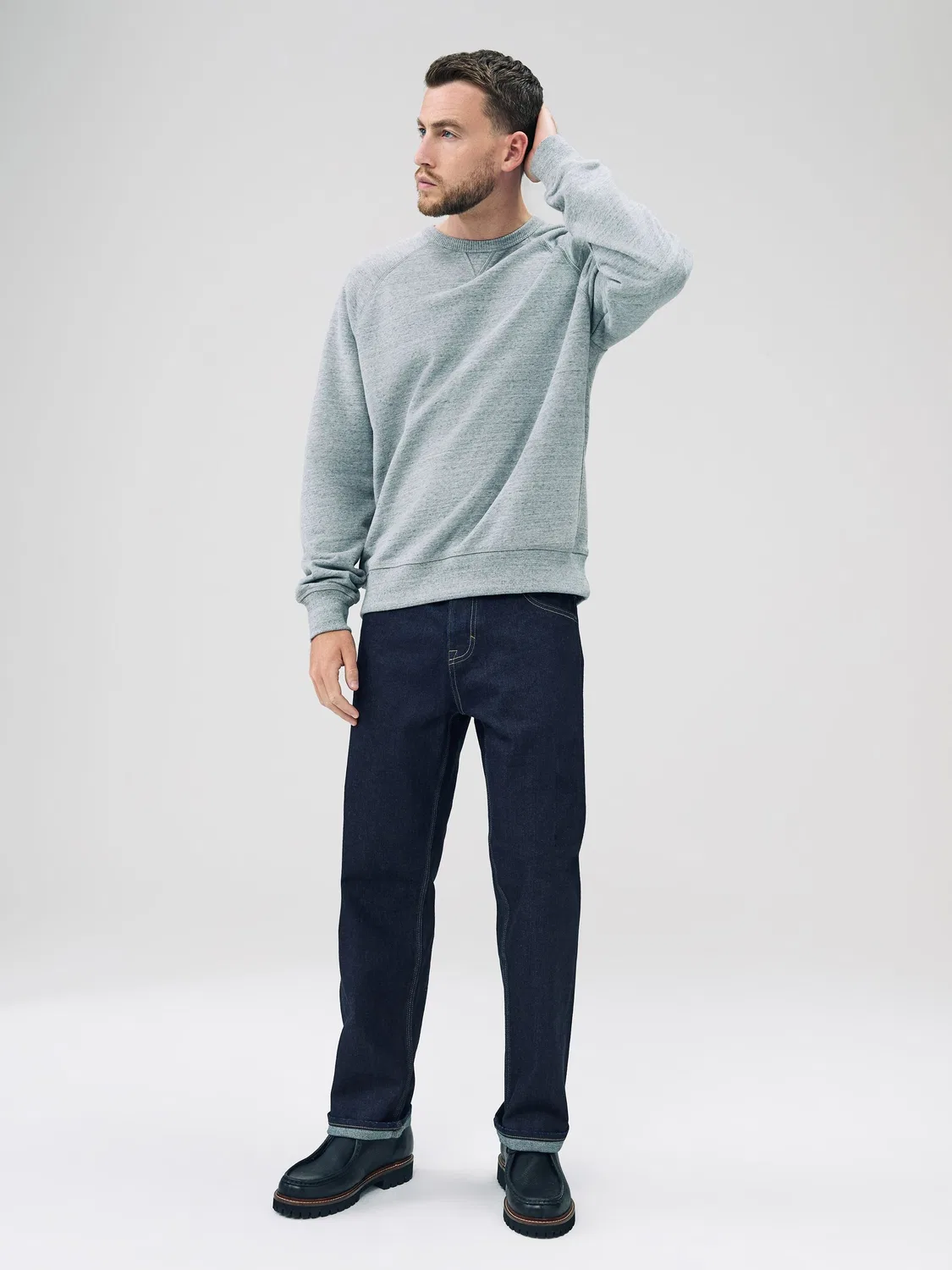 Свитшот с круглым вырезом, тяжелый, Garment Washed Next, серый меланж — фото 2