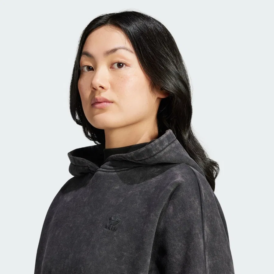 Женский укороченный худи с капюшоном, с эффектом кислотной стирки, adidas Originals JJ0333 Acid-Wash Crop Hoodie, Черный — фото 4