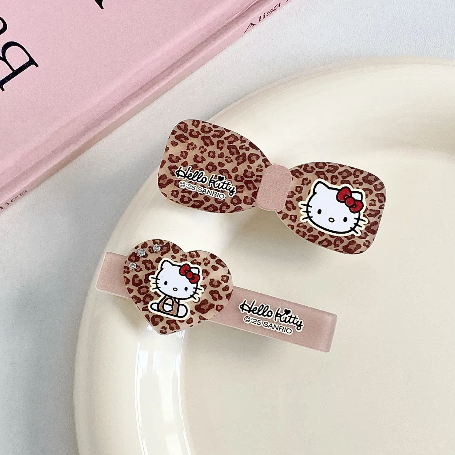 Заколки для волос Hello Kitty Sanrio акриловые — фото 4