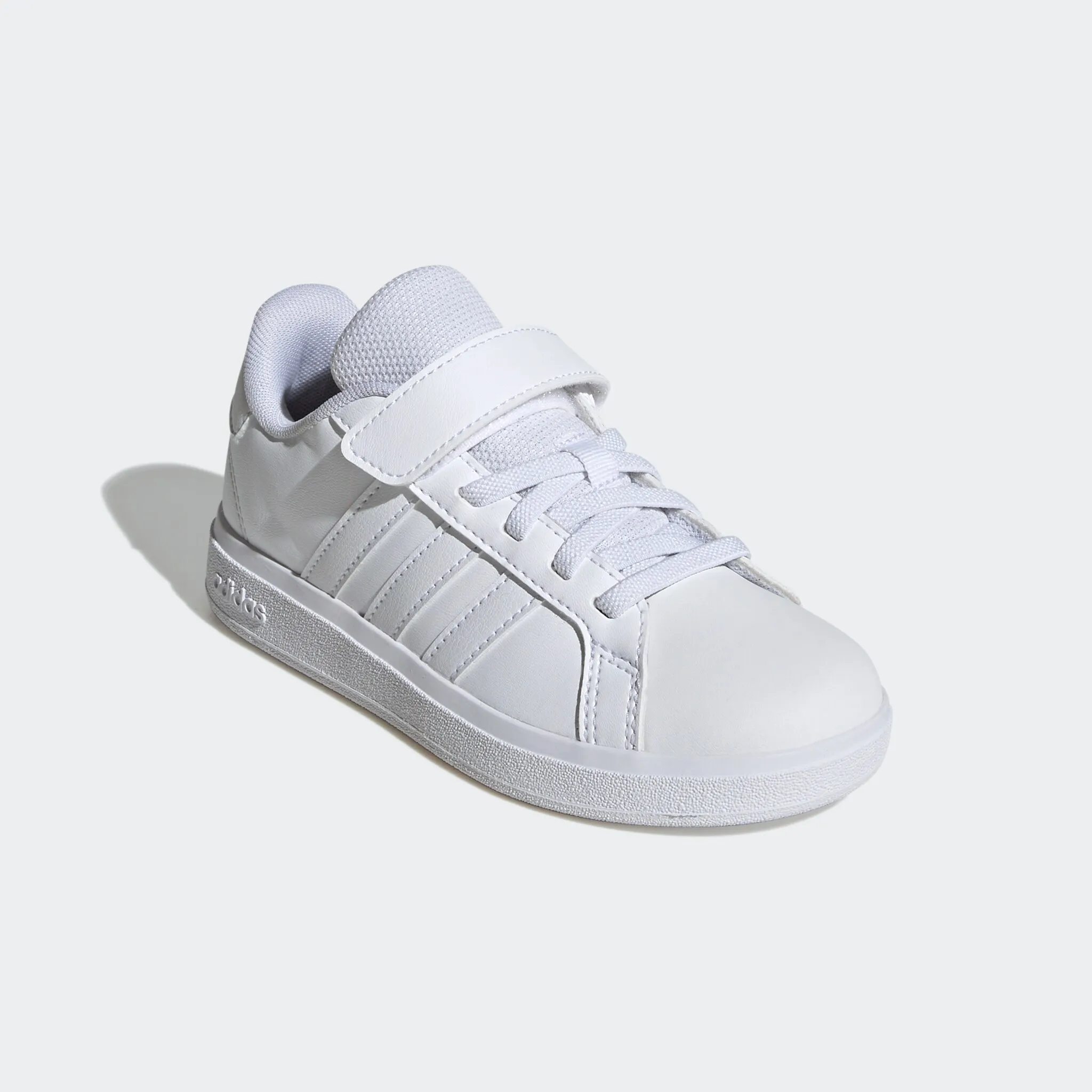 

Кроссовки adidas Sportswear «GRAND COURT 2.0 KIDS», дизайн по стопам суперзвезды Adidas, цвет Cloud White / Cloud White / Grey One