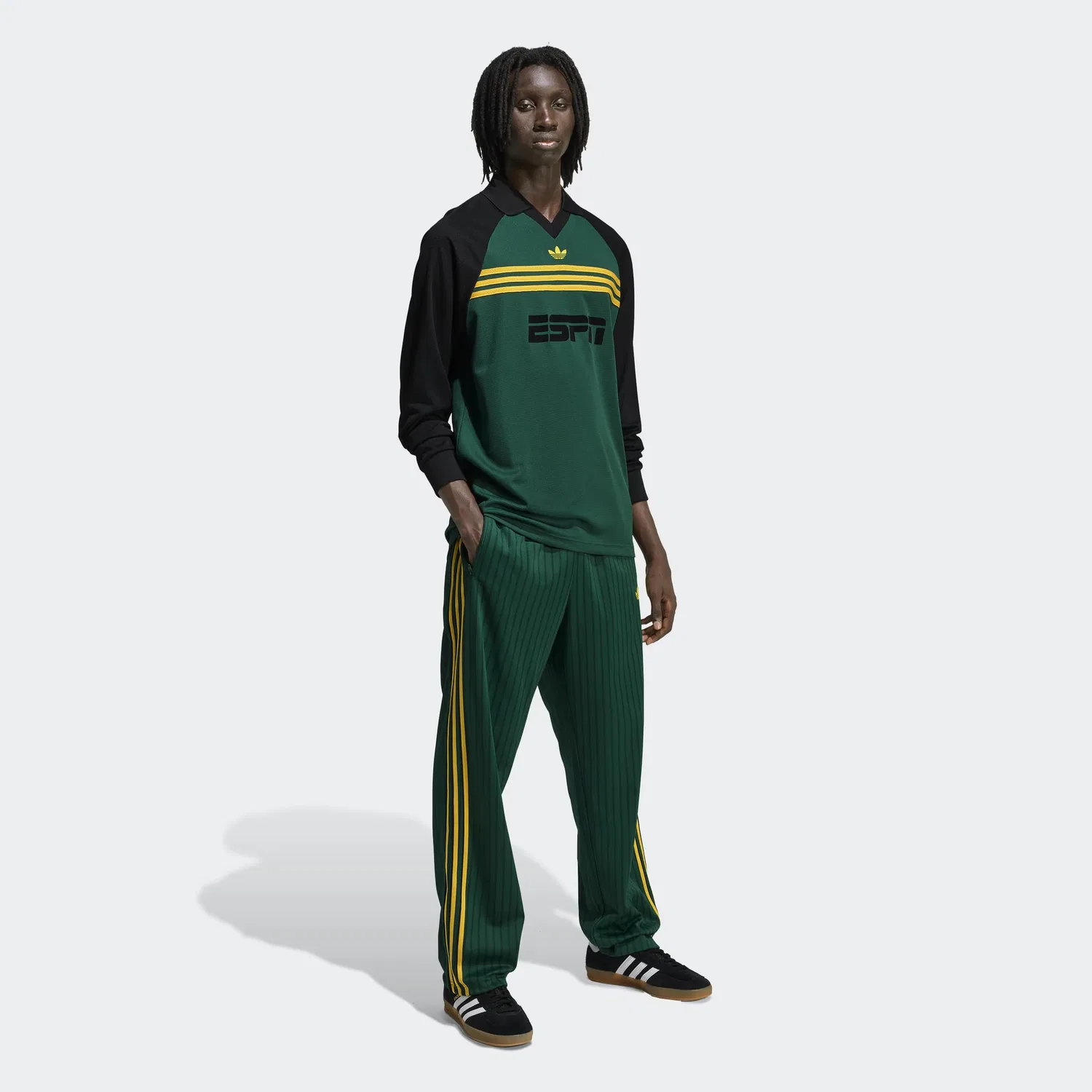 Брюки Adidas Originals свободного кроя Firebird, темно-зеленый