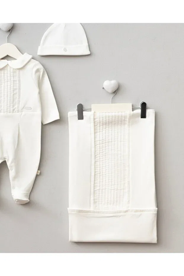 Детский комплект для выписки из роддома с воланами 3 предмета Mert Baby, White — фото 3