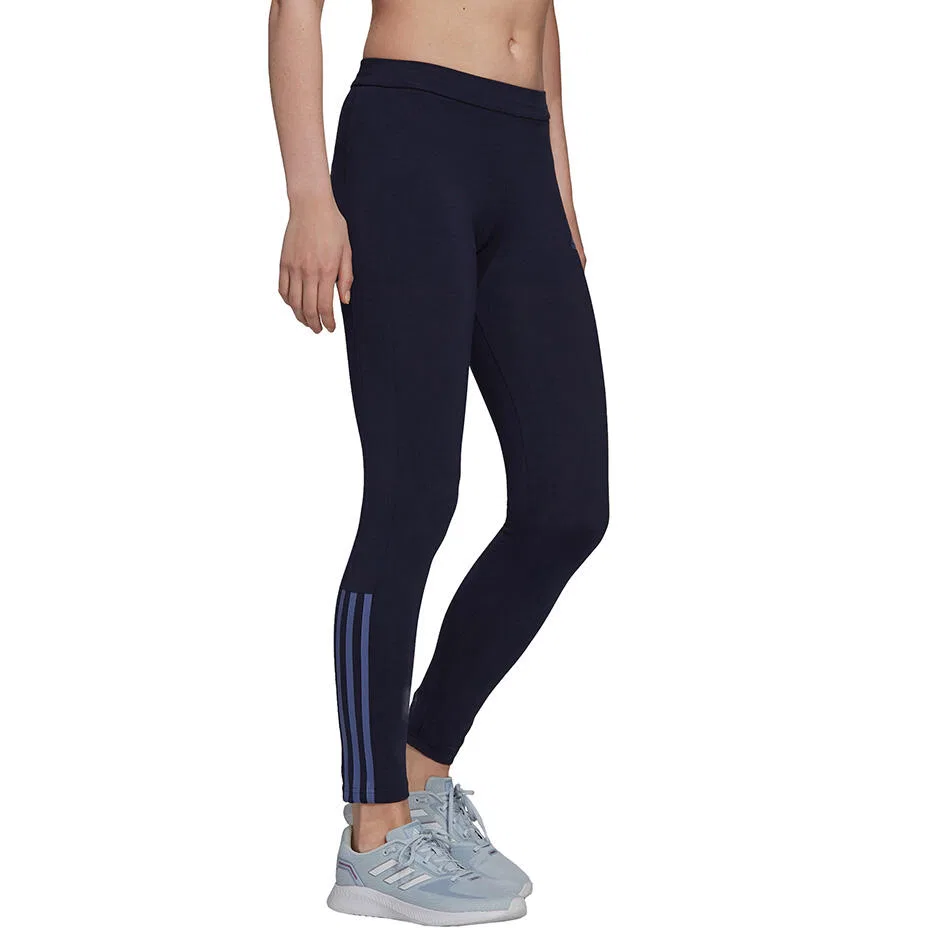 Женские леггинсы с длиной 7/8 Adidas Essentials Fitted 3-Stripes, Darkblau / Konigliches Lila / Violett — фото 3