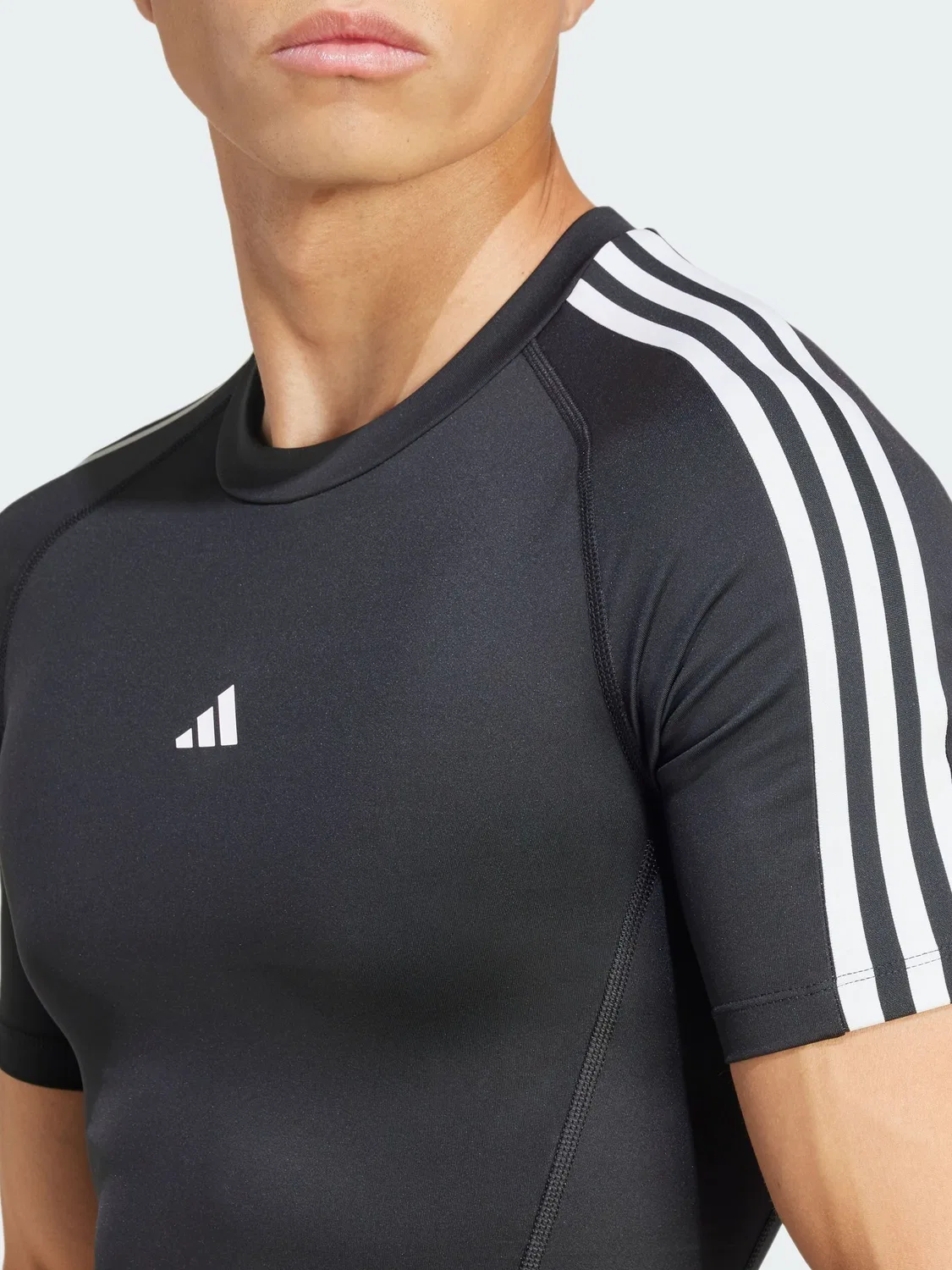 Футболка компрессионная Techfit adidas, черный — фото 3