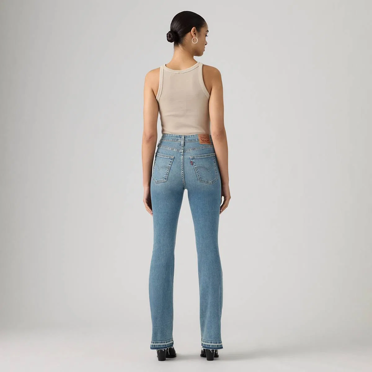 джинсы 725 с высокой посадкой и расклешенными штанинами для женщин Levi's, Some More - Medium Wash — фото 3