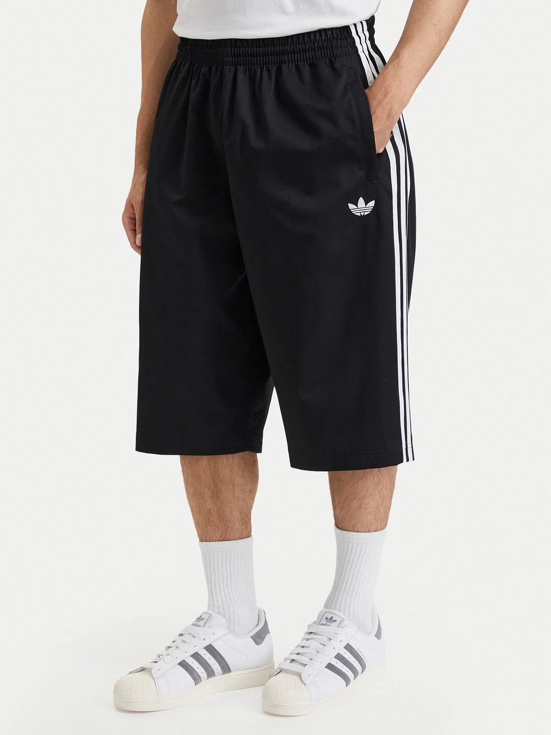Мужские спортивные шорты стандартного кроя Adicolor Sst Adidas, черный