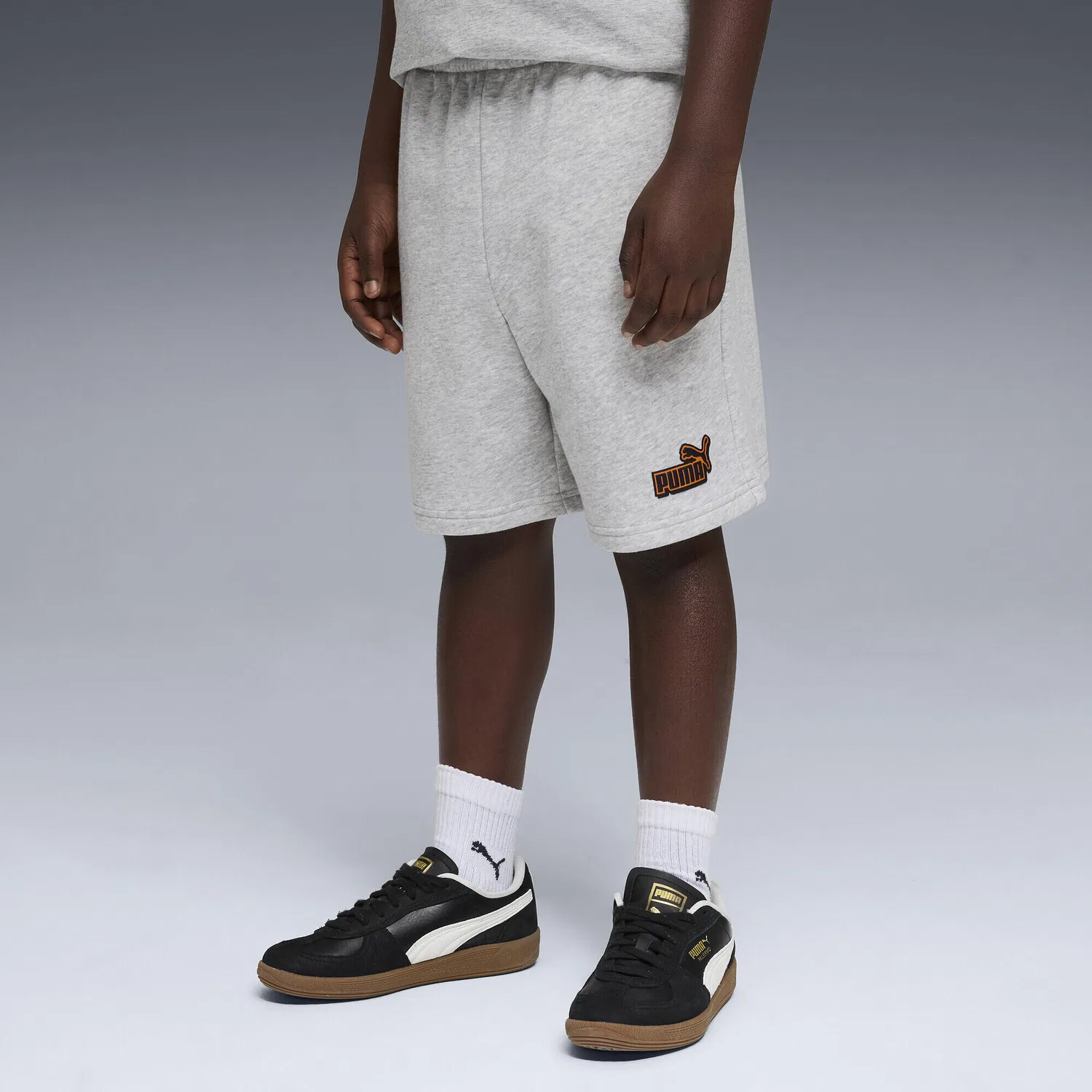 Детские шорты для мальчиков Relaxed Fit Essentials Logo Lab Puma, Aschgrau Schwarz — фото 2