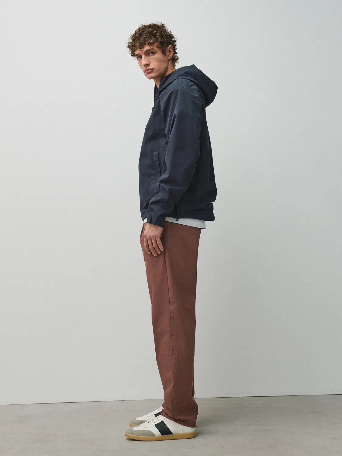 Брюки чинос Regular Tapered Fit Next, ржаво-коричневый — фото 3