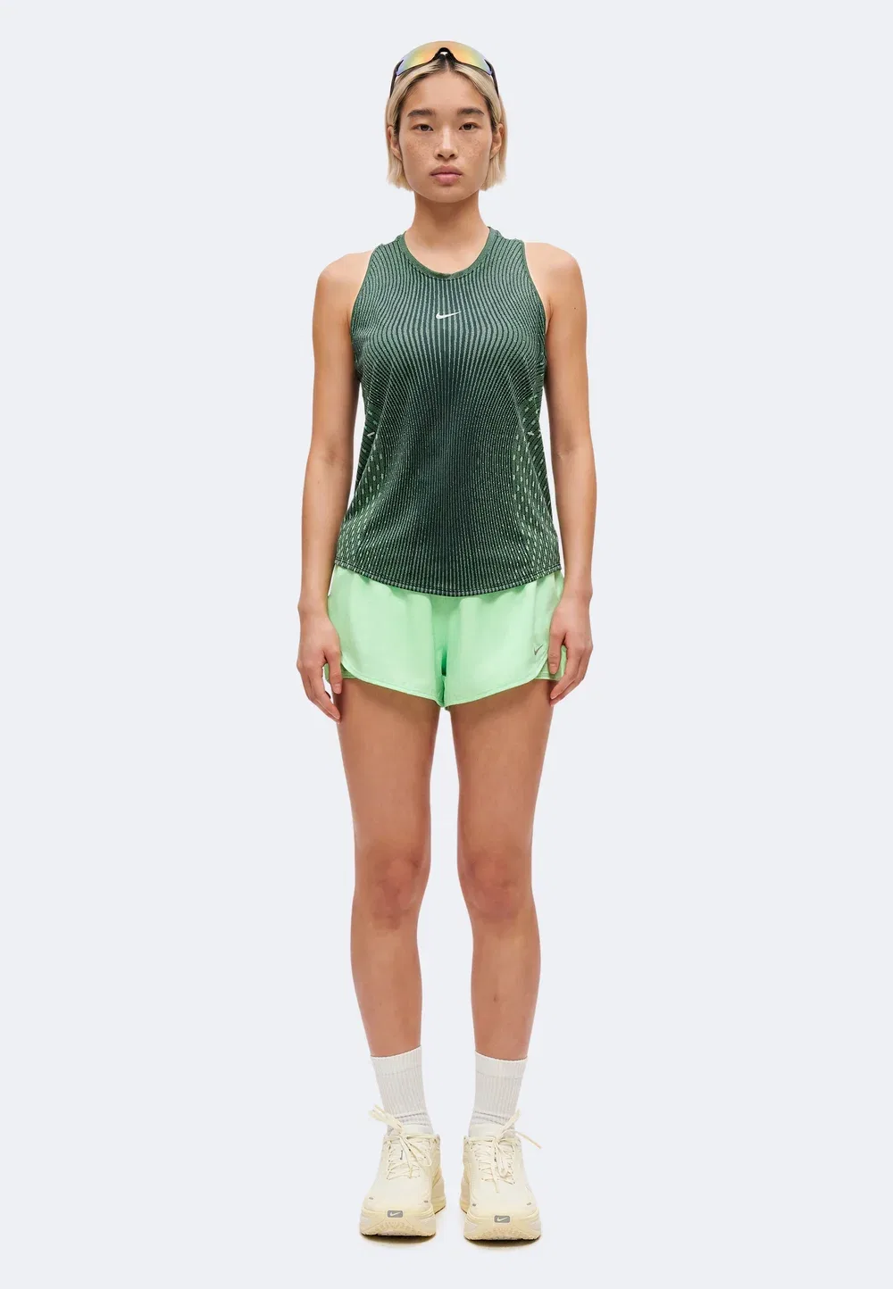 Топ Swift Tank Nike Performance, Black/Light Green Spark — фото 2