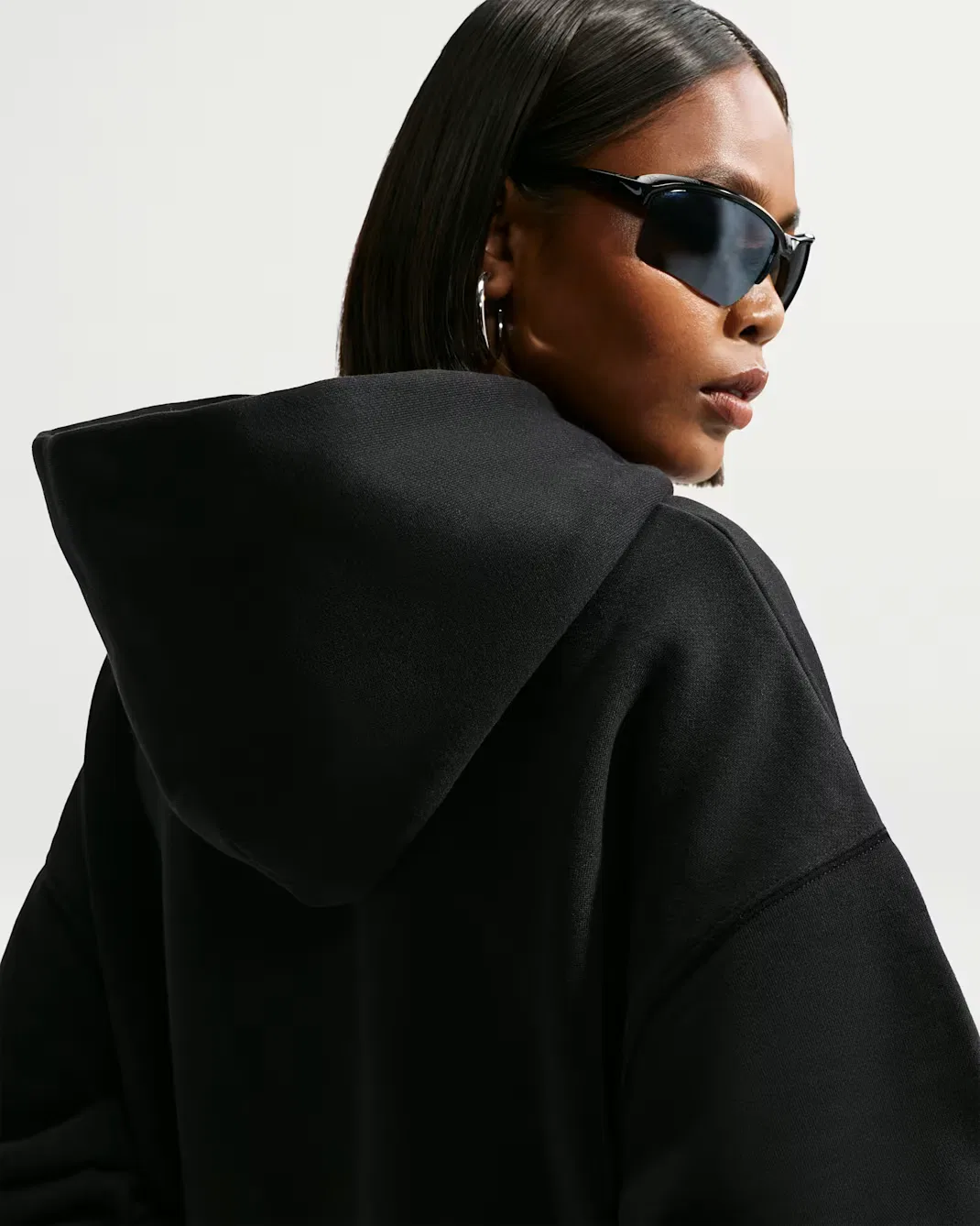 Женская толстовка с капюшоном оверсайз Nike Studio Fleece Medium Weight, Total Black/Sail — фото 2