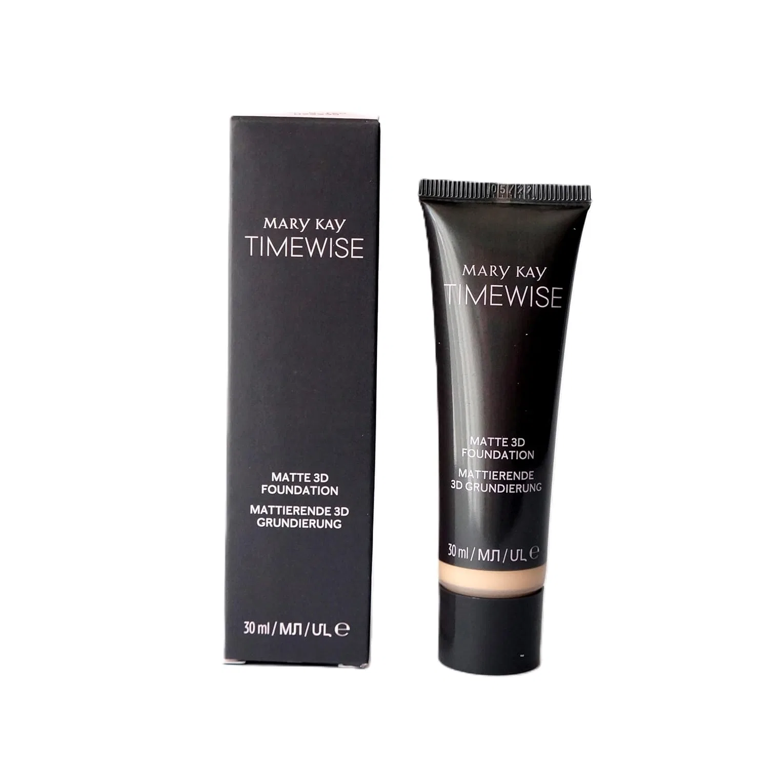 Матирующая тональная основа «TimeWise Matte 3D Foundation Beige n150» от Mary Kay Mary Kay
