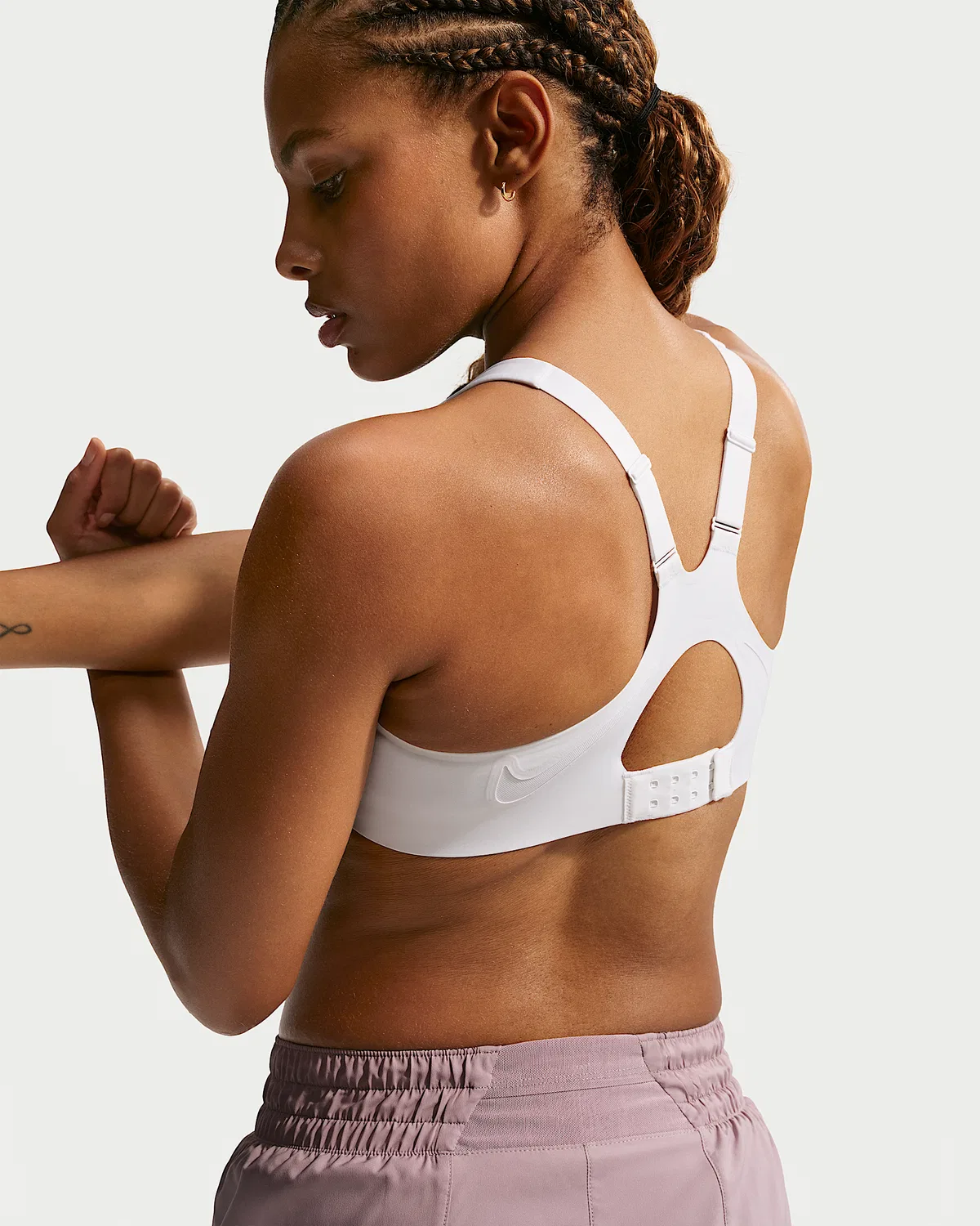 Женский спортивный бюстгальтер Nike Rival с высокой поддержкой и поролоном, White/Particle Beige — фото 2