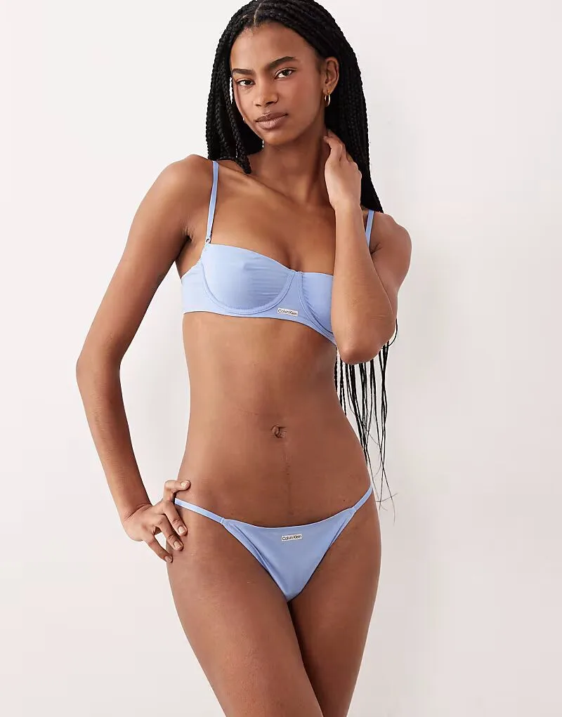 Бесшовные трусики-бикини Calvin Klein Cotton Modal Signature синего цвета — фото 4