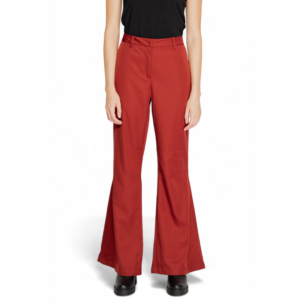 

Красные джинсы и брюки из полиэстера Vero Moda