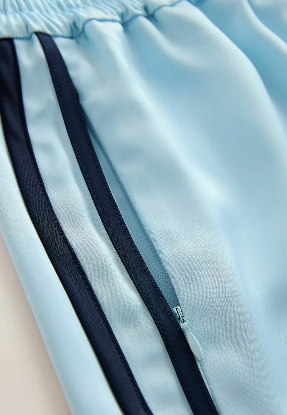 Спортивные шорты из атласа стандартного кроя Next, Light Blue — фото 2