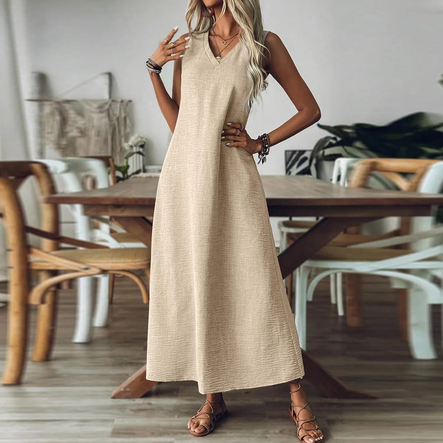 Женское свободное макси-платье с V-образным вырезом, Beige — фото 4