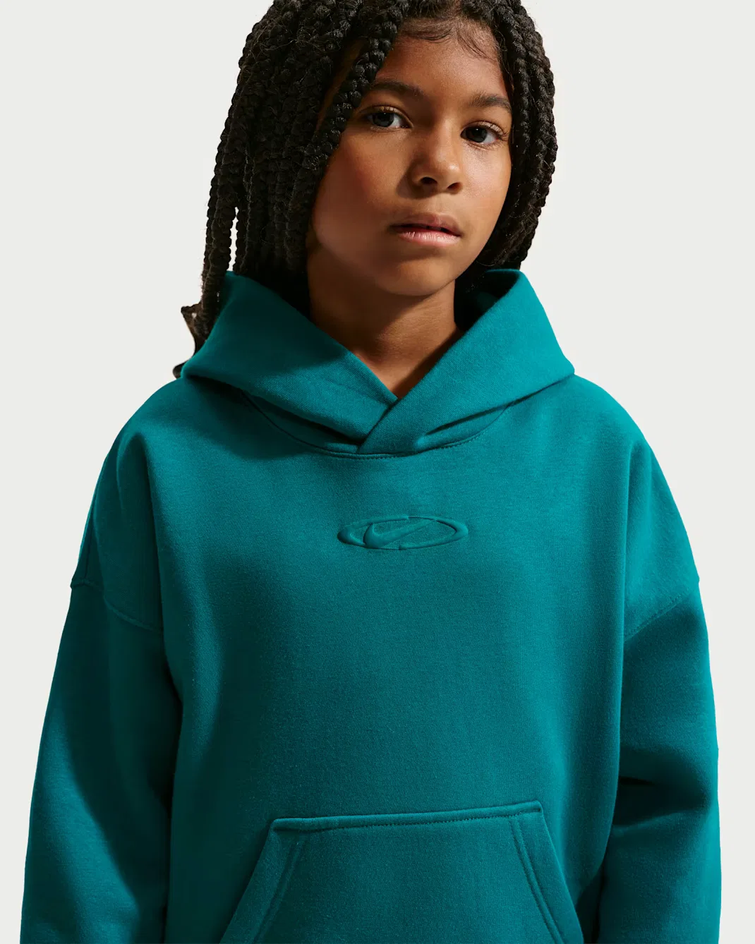 Толстовка большого размера для детей постарше Nike Sportswear Club Fleece, Bright Spruce/Energy/Bright Spruce — фото 2